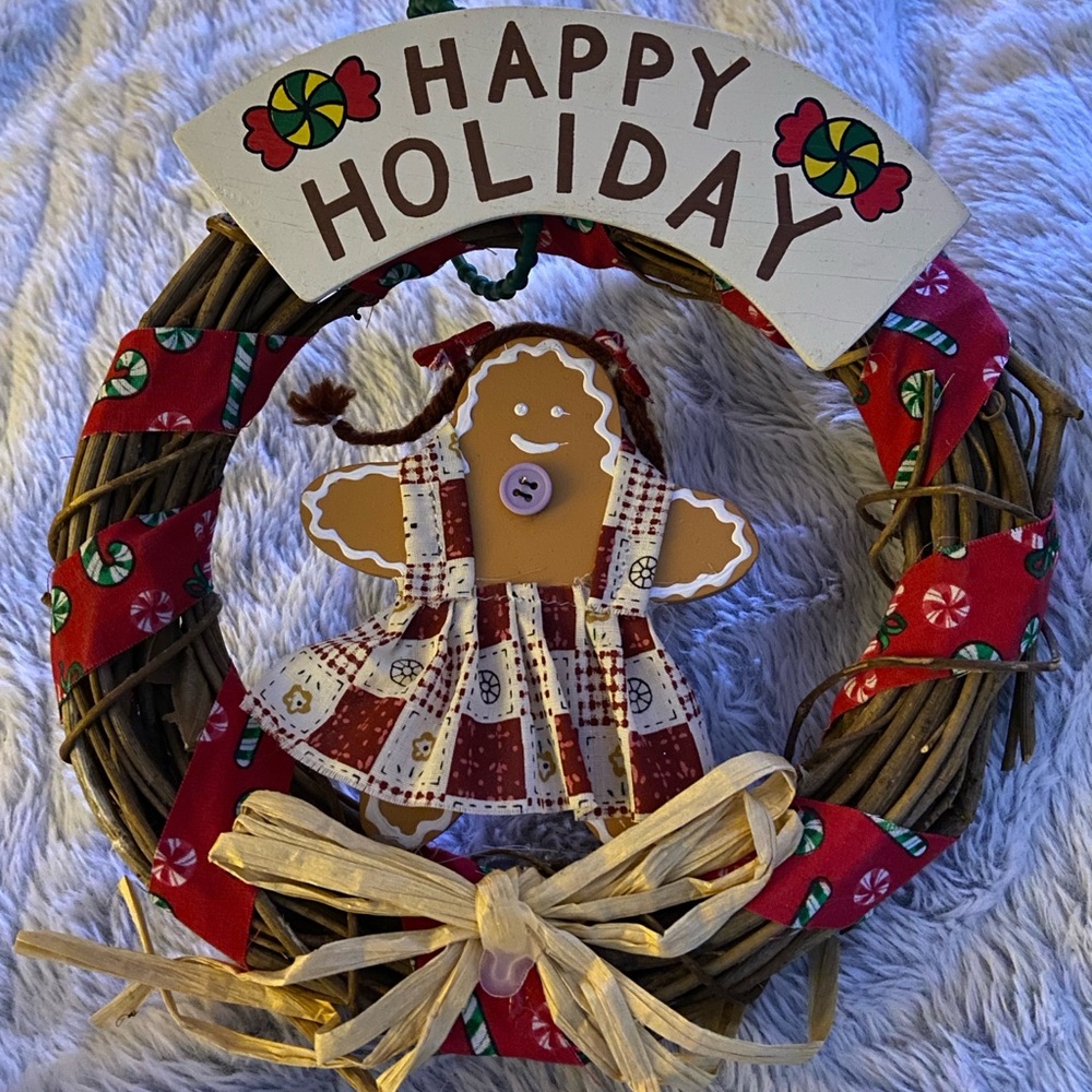 NWOT small wood girl gingerbread holiday wreath